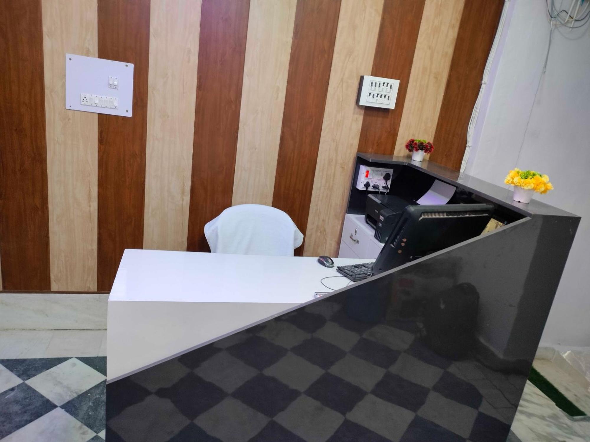 Oyo Palace Hotel Rohtak エクステリア 写真