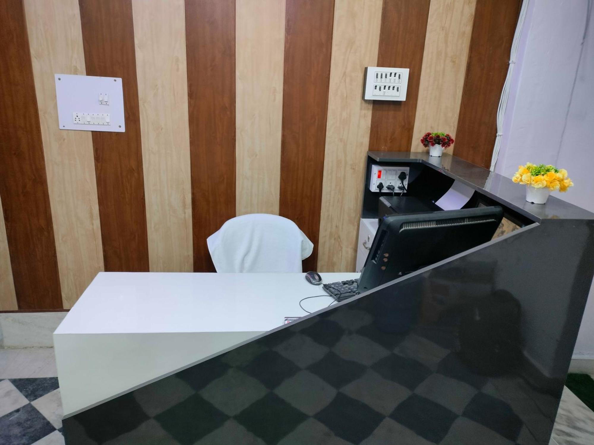 Oyo Palace Hotel Rohtak エクステリア 写真